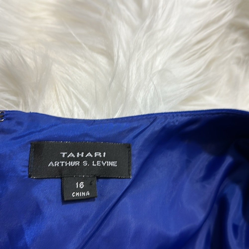 Tahari Arthur S. Levine Royal Blue Cap Sleeve Sheath Dress - Picture 4 of 5